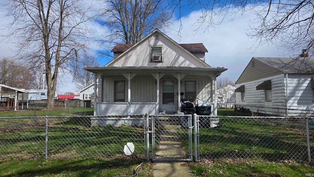 2004 S Macedonia Avenue, Muncie, IN 47302