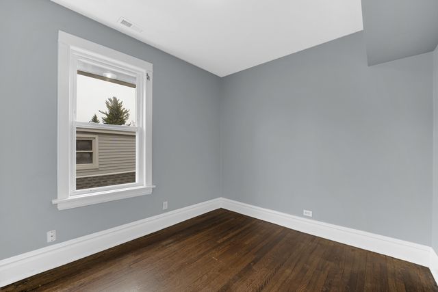 7227 S Michigan Avenue, Chicago, IL 60619