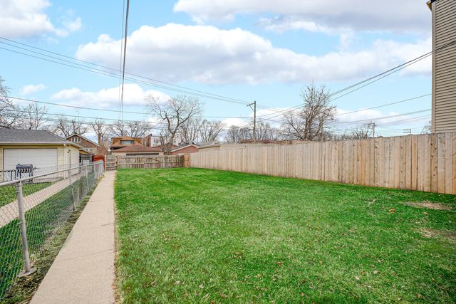 7227 S Michigan Avenue, Chicago, IL 60619