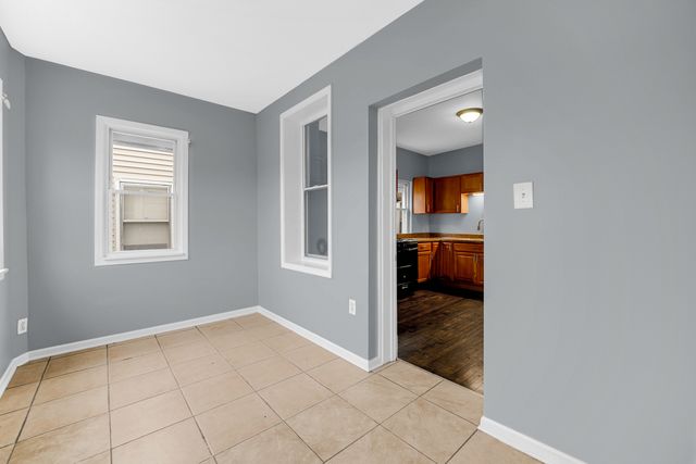 7227 S Michigan Avenue, Chicago, IL 60619