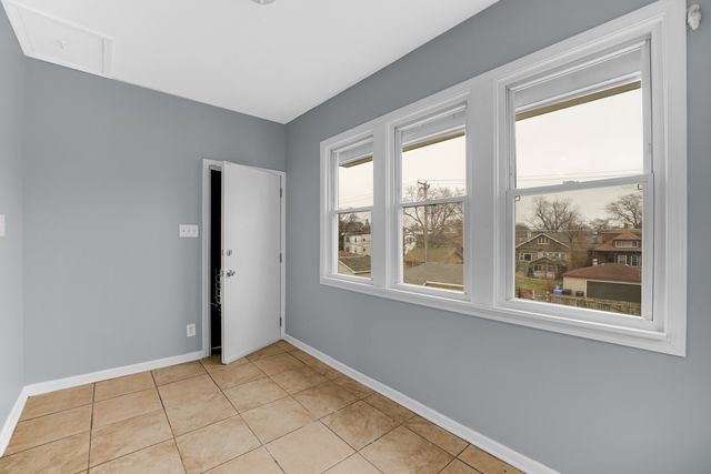 7227 S Michigan Avenue, Chicago, IL 60619