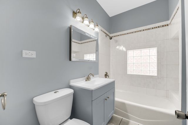 7227 S Michigan Avenue, Chicago, IL 60619