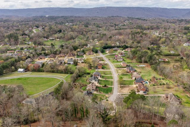 1436 Cambridge Point Drive, Hixson, TN 37343