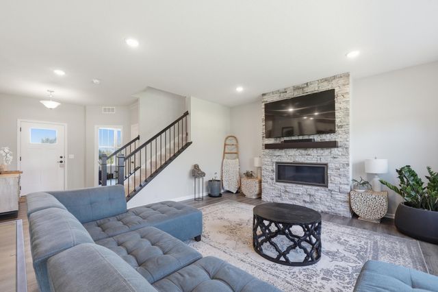 4886 Obsidian Way, Victoria, MN 55386