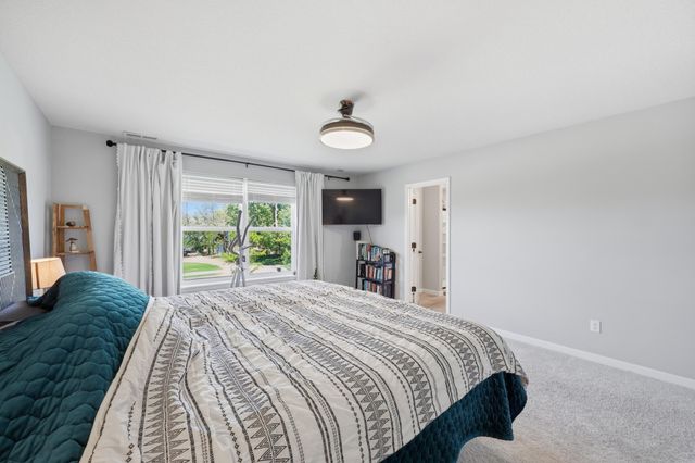 4886 Obsidian Way, Victoria, MN 55386