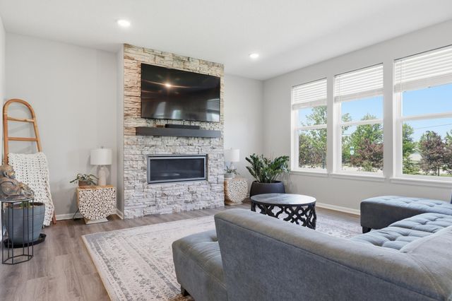 4886 Obsidian Way, Victoria, MN 55386