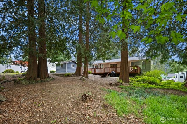 90 E Lakeland Way, Allyn, WA 98524