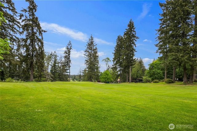 90 E Lakeland Way, Allyn, WA 98524