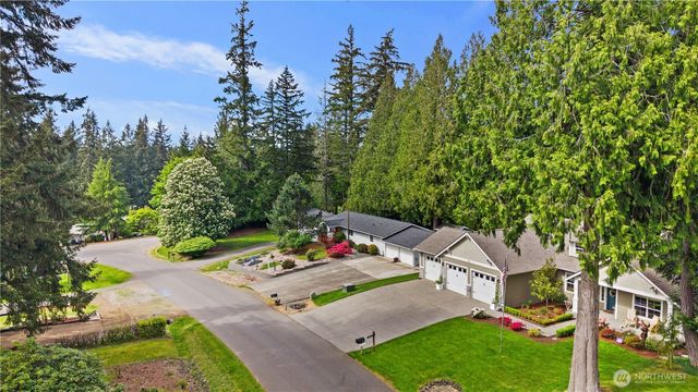 90 E Lakeland Way, Allyn, WA 98524