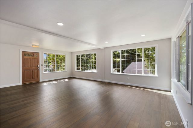 90 E Lakeland Way, Allyn, WA 98524