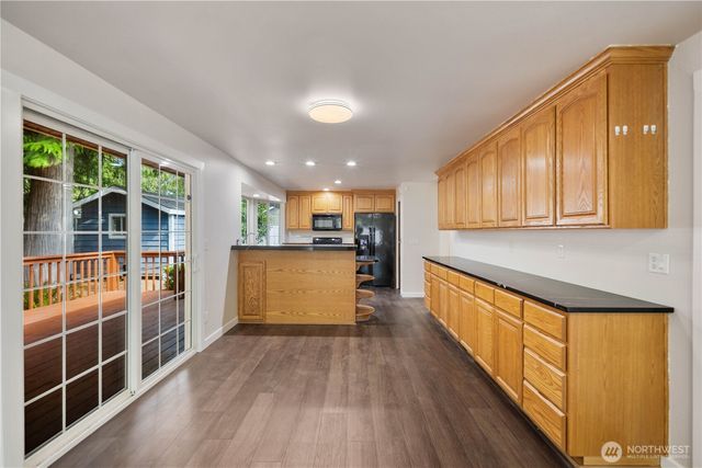 90 E Lakeland Way, Allyn, WA 98524
