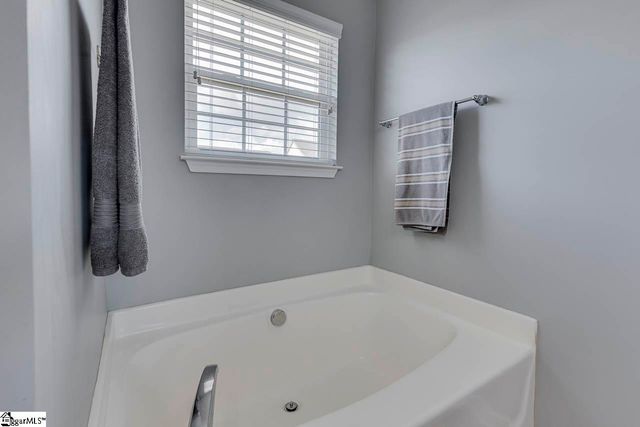 14 Madeline Circle, Taylors, SC 29687