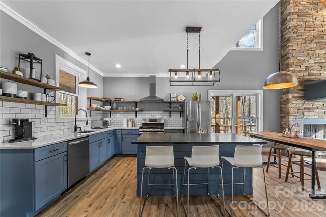 43 Clinchfield Gap Road, Marion, NC 28752