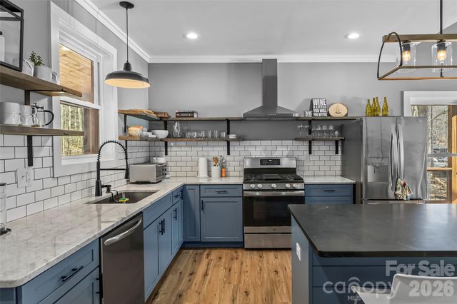 43 Clinchfield Gap Road, Marion, NC 28752