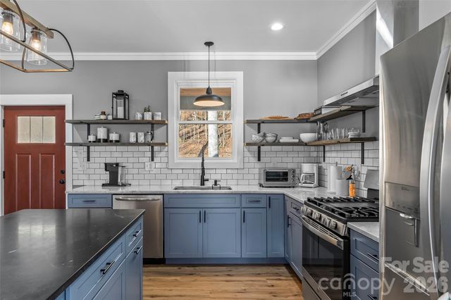 43 Clinchfield Gap Road, Marion, NC 28752