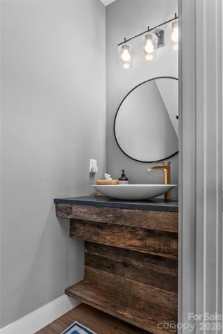 43 Clinchfield Gap Road, Marion, NC 28752