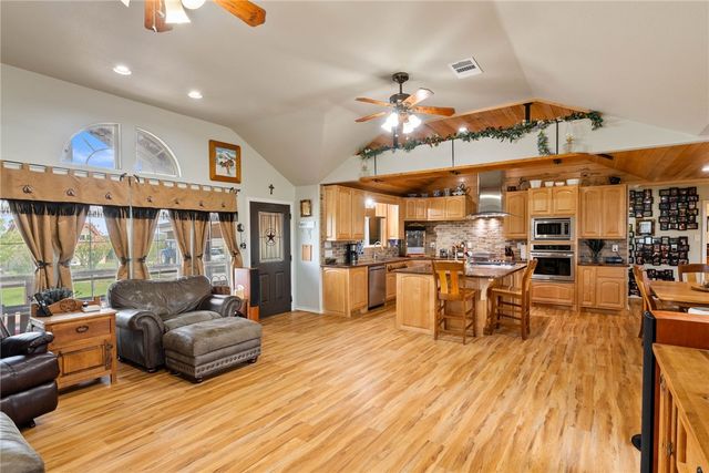 318 County Road 3032, Orange Grove, TX 78372