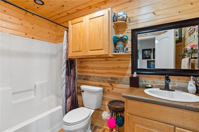 318 County Road 3032, Orange Grove, TX 78372