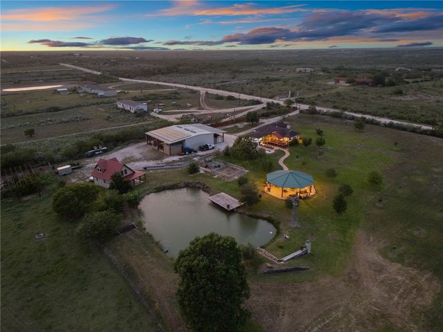 318 County Road 3032, Orange Grove, TX 78372