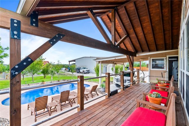 318 County Road 3032, Orange Grove, TX 78372