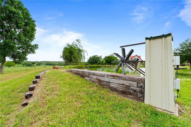 318 County Road 3032, Orange Grove, TX 78372