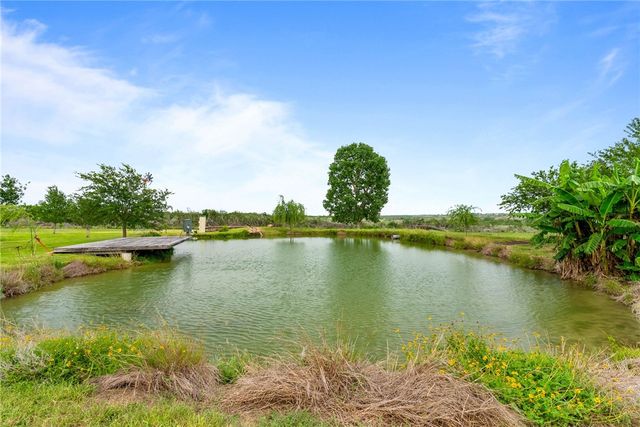 318 County Road 3032, Orange Grove, TX 78372