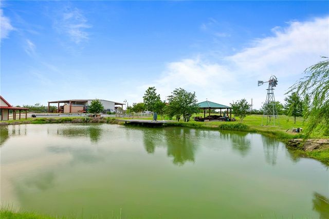 318 County Road 3032, Orange Grove, TX 78372