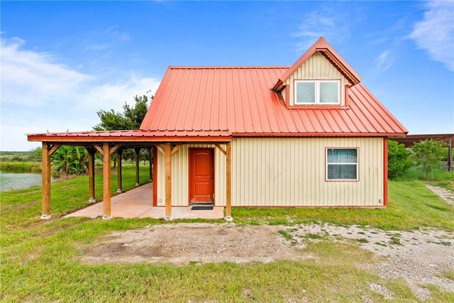 318 County Road 3032, Orange Grove, TX 78372