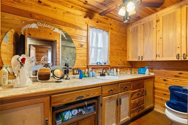 318 County Road 3032, Orange Grove, TX 78372