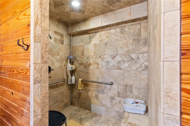 318 County Road 3032, Orange Grove, TX 78372