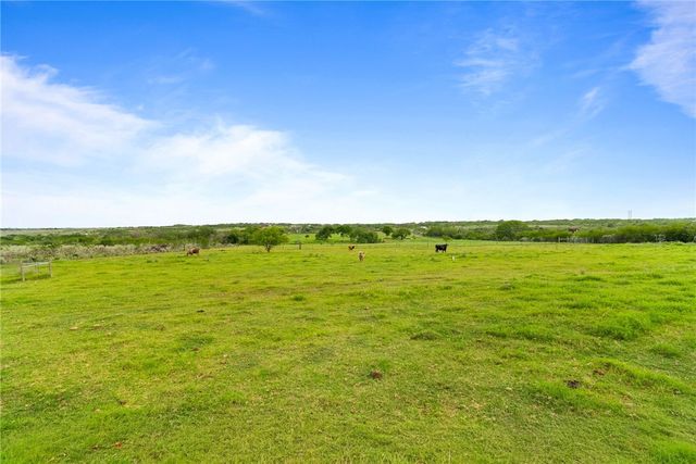 318 County Road 3032, Orange Grove, TX 78372