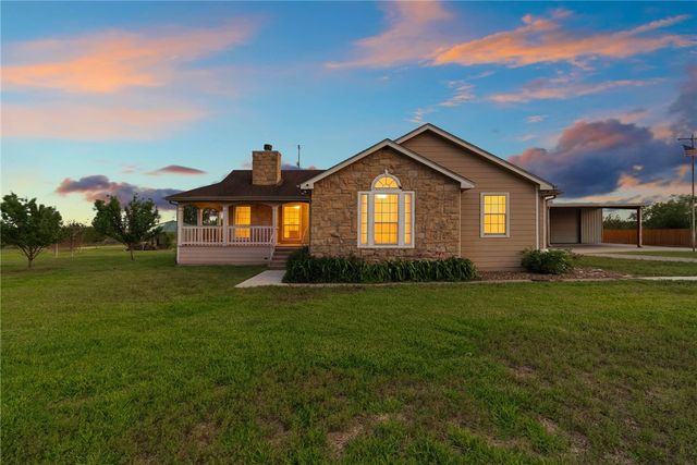 318 County Road 3032, Orange Grove, TX 78372