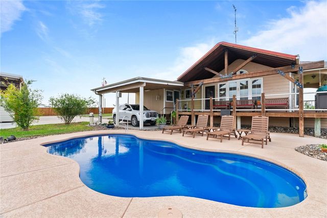 318 County Road 3032, Orange Grove, TX 78372