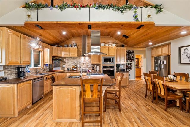 318 County Road 3032, Orange Grove, TX 78372