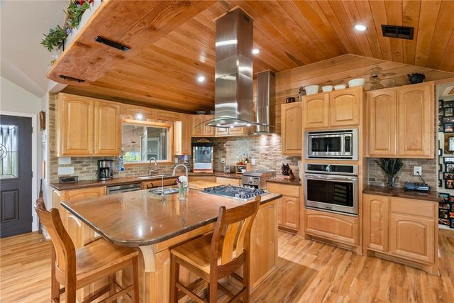 318 County Road 3032, Orange Grove, TX 78372