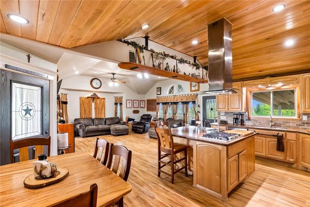 318 County Road 3032, Orange Grove, TX 78372