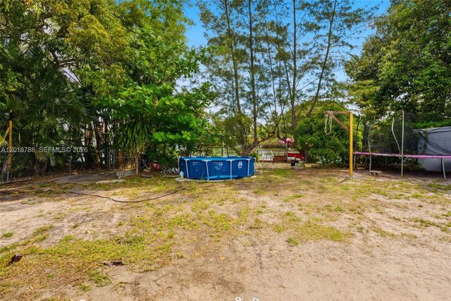 4621 SW 31st Dr, West Park, FL 33023