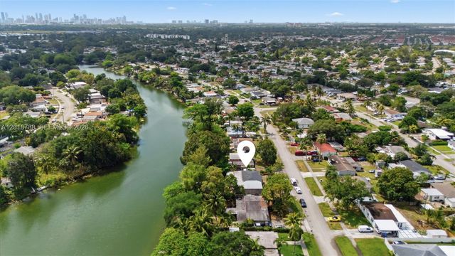 4621 SW 31st Dr, West Park, FL 33023