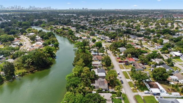 4621 SW 31st Dr, West Park, FL 33023