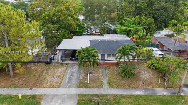 4621 SW 31st Dr, West Park, FL 33023