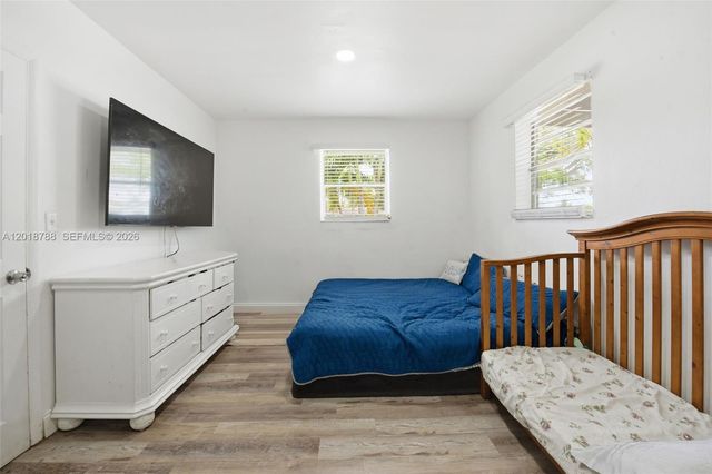 4621 SW 31st Dr, West Park, FL 33023