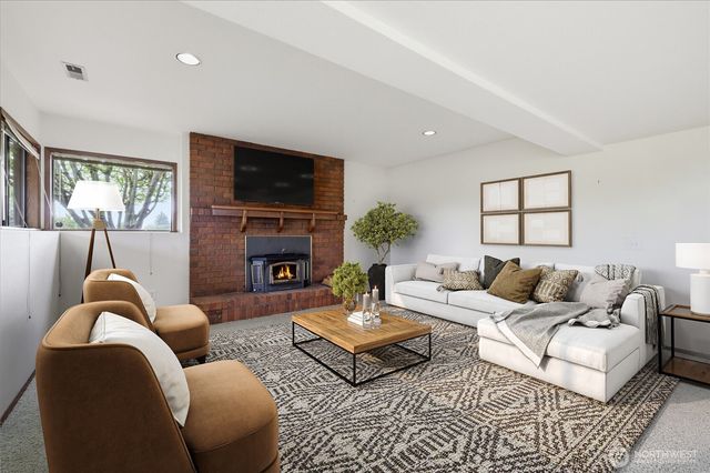 911 S 294th Place, Federal Way, WA 98003