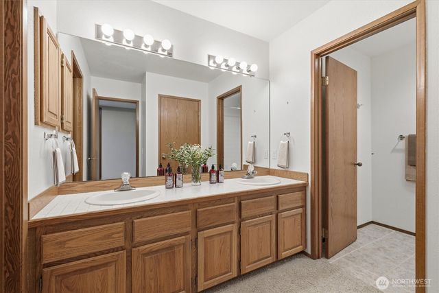 911 S 294th Place, Federal Way, WA 98003