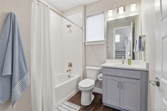 8697 Middle Fork Street, Littleton, CO 80125