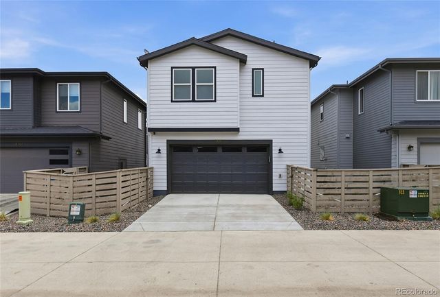 8697 Middle Fork Street, Littleton, CO 80125