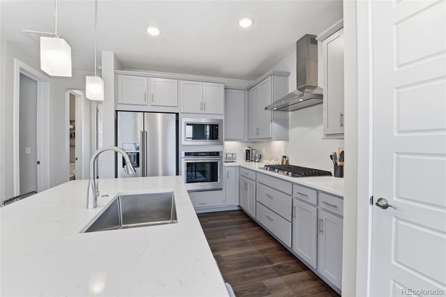 8697 Middle Fork Street, Littleton, CO 80125