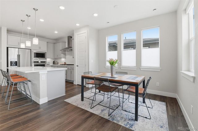 8697 Middle Fork Street, Littleton, CO 80125