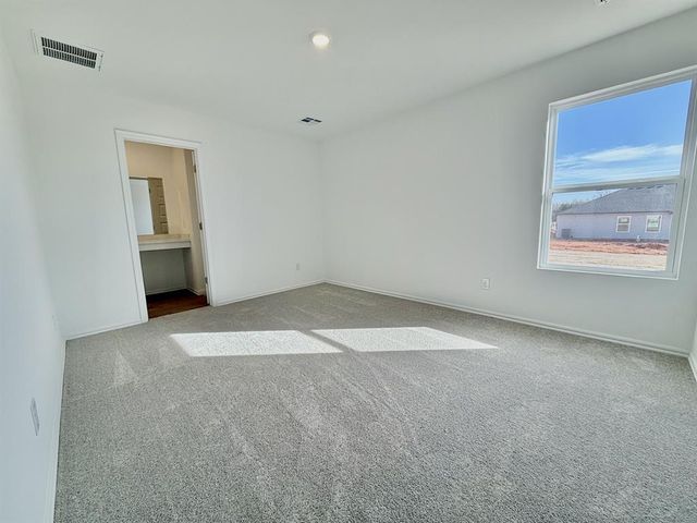 600 Hillsboro Drive, Noble, OK 73068