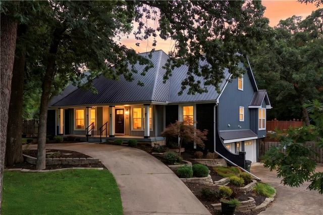 4735 Summit Court, Shawnee, KS 66216