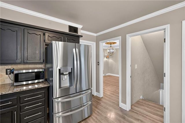4735 Summit Court, Shawnee, KS 66216